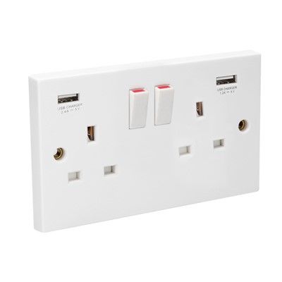 2G Switched Socket w/ 2 x 3.6A USB Ports